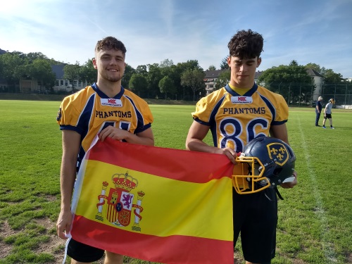 Vincent Gabel und Luis Moreno von den Wiesbaden Phantoms spielen für die spanische U19 Nationalmannschaft